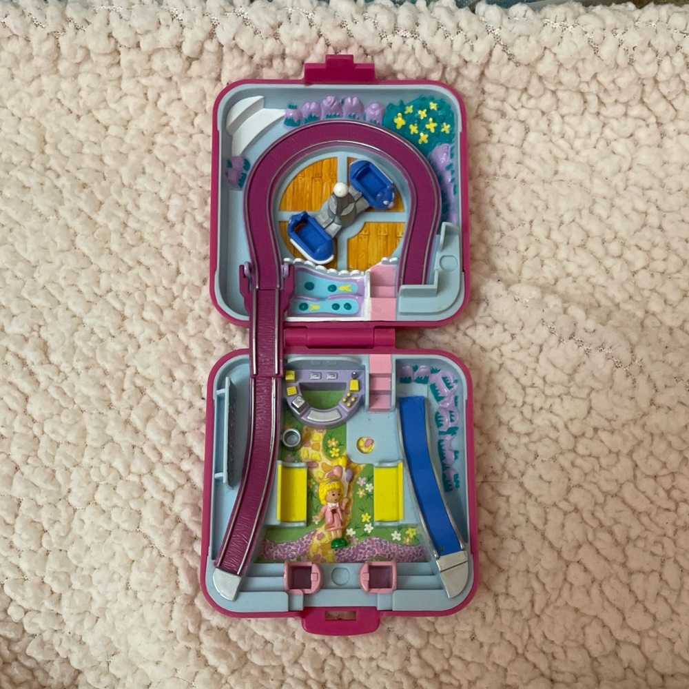 Vintage Polly Pocket Amusement Park